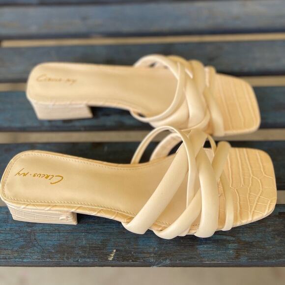 Circus by Sam Edelman Janessa Sandals 9.5 Cream Slip-On Strappy Square Toe Heels - Picture 2 of 8